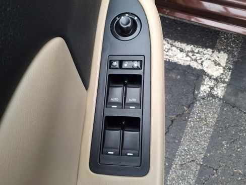 Used 2013 Chrysler 200 Limited w/ Sun/Sound Group image 11