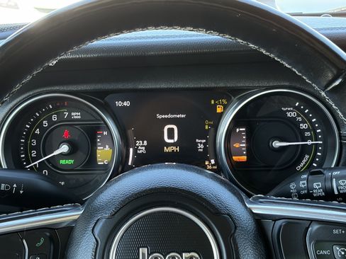 Used 2022 Jeep Wrangler Unlimited Rubicon 4xe w/ Cold Weather Group AWD/4WD image 19