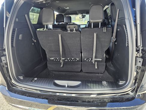 New 2026 Chrysler Pacifica Select image 10