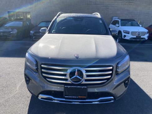Used 2025 Mercedes-Benz GLB 250 4MATIC image 3