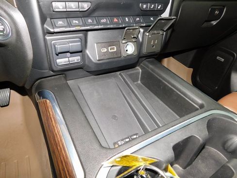 Used 2021 Chevrolet Silverado 1500 High Country w/ Technology Package image 40