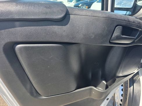 Used 2025 RAM ProMaster 2500 w/ Convenience Group FWD image 13