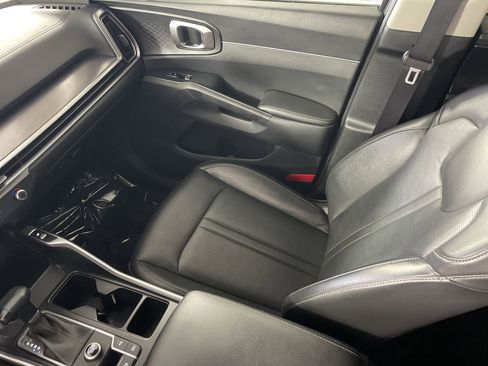 Used 2024 Kia Sorento S image 20