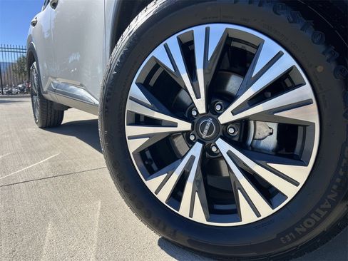 Certified 2023 Nissan Rogue SV image 7