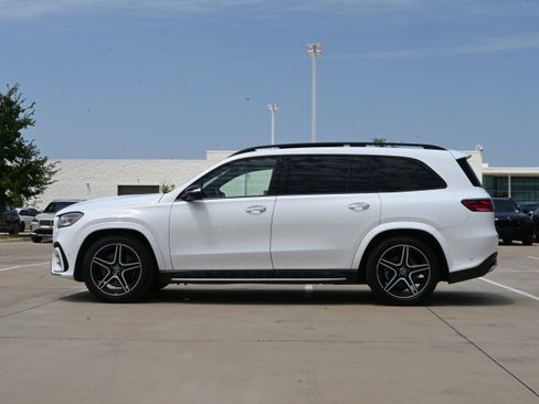Used 2024 Mercedes-Benz GLS 450 4MATIC image 6