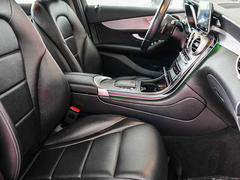 Used 2022 Mercedes-Benz GLC 300 image 16