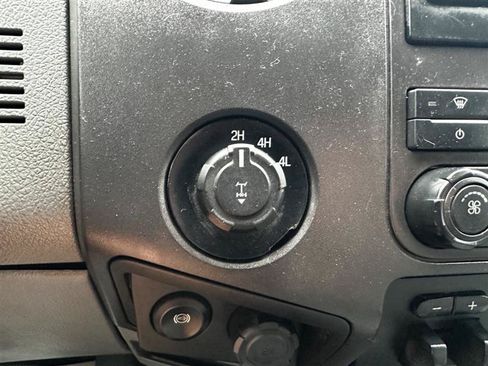 Used 2015 Ford F250 XL w/ Power Equipment Group AWD/4WD image 45