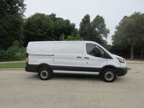 Used 2018 Ford Transit 250 130 Low Roof RWD image 16