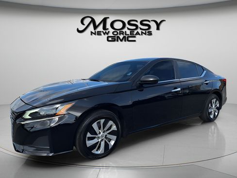 Used 2025 Nissan Altima 2.5 S FWD image 1