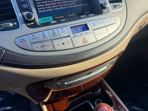 Used 2012 Hyundai Genesis 3.8 w/ Premium Pkg RWD image 26