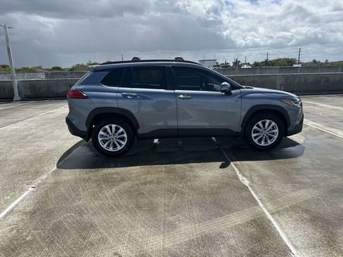 Used 2024 Toyota Corolla Cross LE w/ Moonroof Package image 39