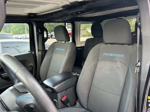 Used 2024 Jeep Wrangler Unlimited Rubicon 4xe AWD/4WD image 19