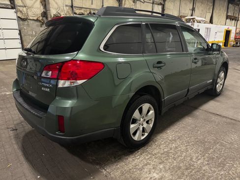 Used 2011 Subaru Outback 2.5i Premium w/ All-Weather Pkg AWD/4WD image 5