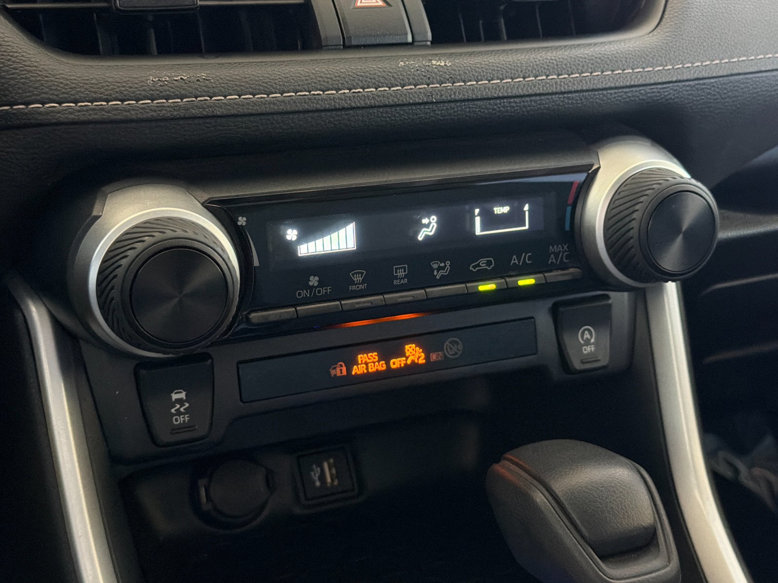 Used 2025 Toyota RAV4 LE AWD/4WD image 18