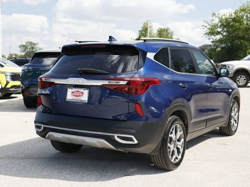 Used 2023 Kia Seltos EX AWD/4WD image 5