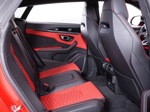 Used 2022 Lamborghini Urus AWD/4WD image 33
