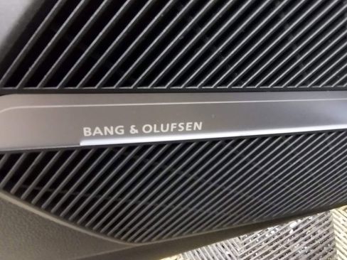 Used 2022 Audi SQ5 Premium Plus w/ Premium Plus Package image 26