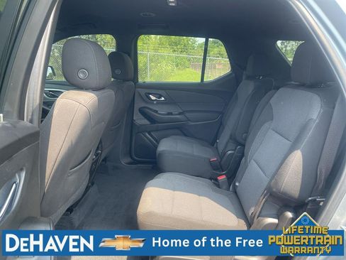 Used 2023 Chevrolet Traverse LT FWD image 24