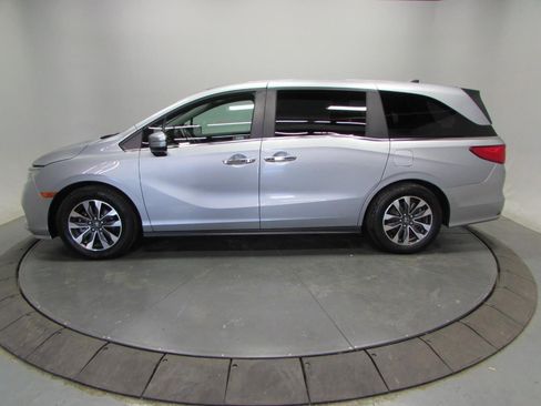 Used 2024 Honda Odyssey EX-L image 4