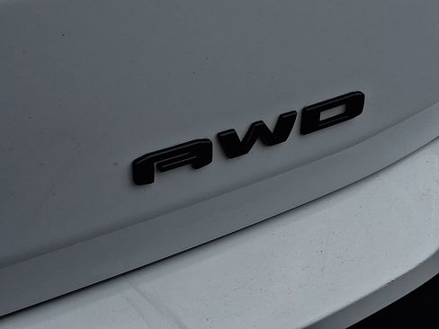 Certified 2022 GMC Terrain SLT w/ Infotainment Package II image 30