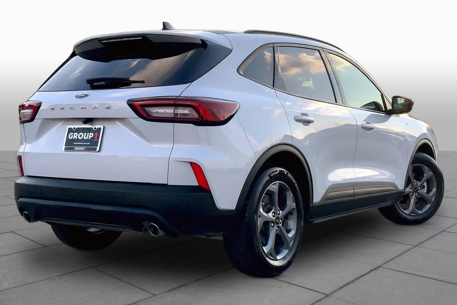 Used 2025 Ford Escape ST-Line FWD image 13