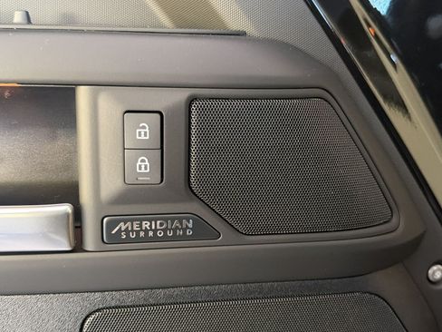 New 2026 Land Rover Defender 130 X-Dynamic SE AWD/4WD image 23
