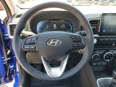 Certified 2025 Hyundai Venue SEL image 20