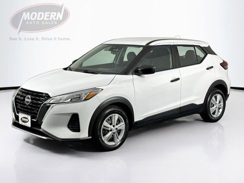 Used 2023 Nissan Kicks S FWD image 1