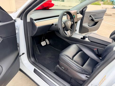 Used 2022 Tesla Model Y Performance AWD/4WD image 21