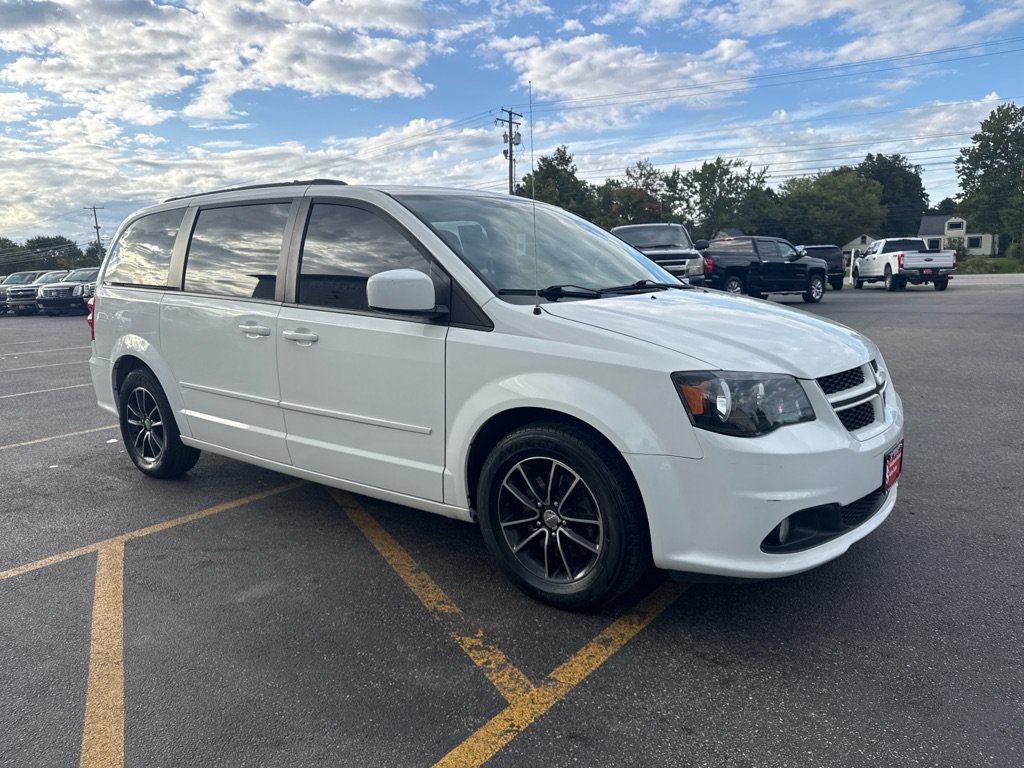 Used 2016 Dodge Grand Caravan R/T FWD image 4