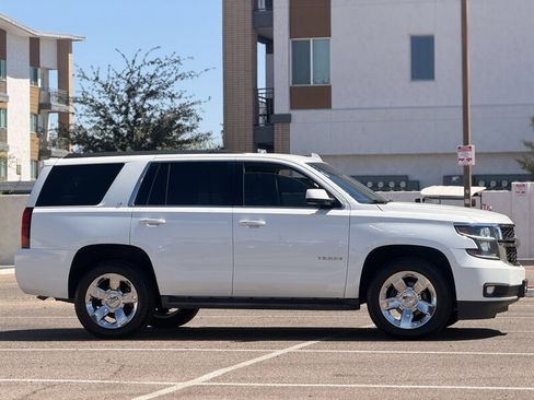 Used 2017 Chevrolet Tahoe LT w/ Luxury Package AWD/4WD image 2