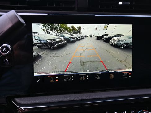 Used 2024 GMC Sierra 2500 AT4 w/ AT4 Premium Plus Package AWD/4WD image 13