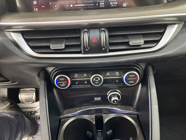 Used 2022 Alfa Romeo Stelvio Ti AWD/4WD image 31