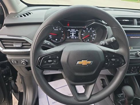 Used 2023 Chevrolet TrailBlazer LT FWD image 22