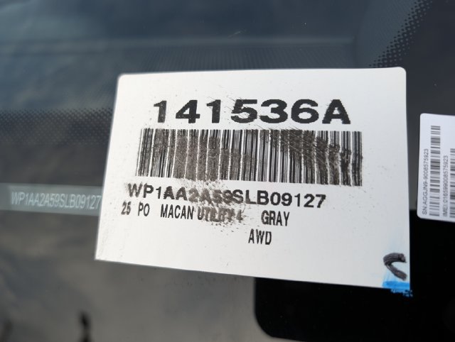 Used 2025 Porsche Macan Turbo AWD/4WD image 37