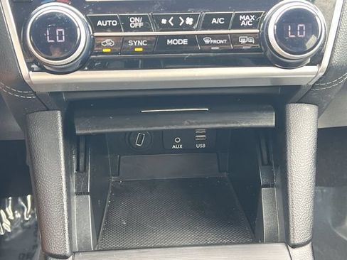Used 2018 Subaru Outback 2.5i Limited AWD/4WD image 21