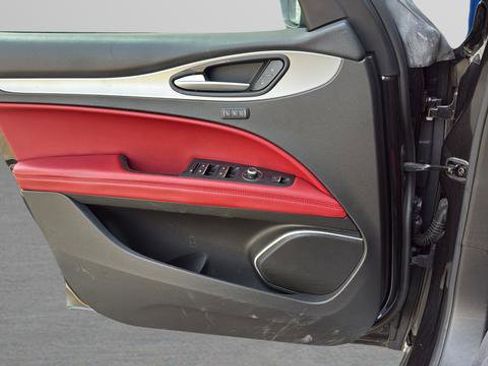Used 2019 Alfa Romeo Stelvio Ti Sport w/ Quick Order Package 22S Sport image 11