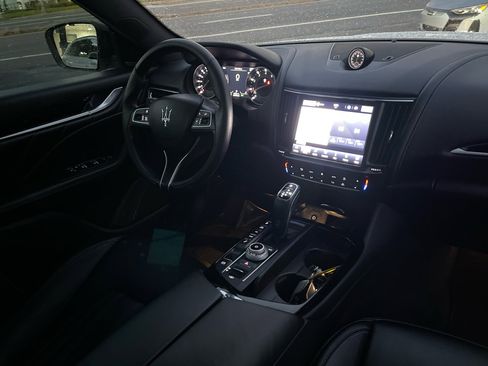 Used 2021 Maserati Levante image 59