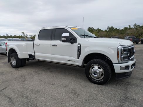 Used 2024 Ford F350 Platinum w/ FX4 Off-Road Package image 2