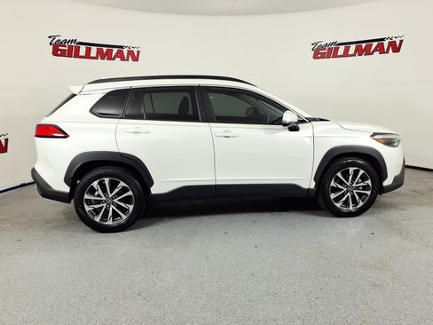 Used 2023 Toyota Corolla Cross XLE w/ Convenience Package image 3