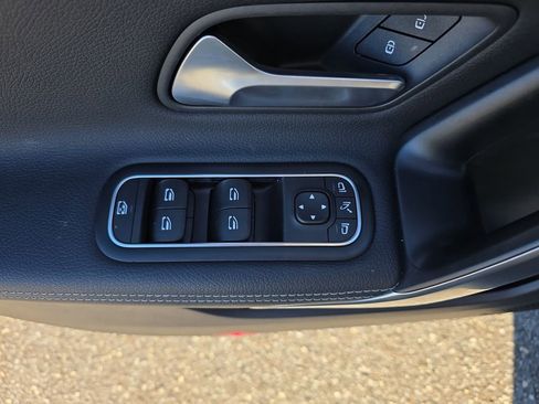 Used 2024 Mercedes-Benz CLA 250 4MATIC image 21