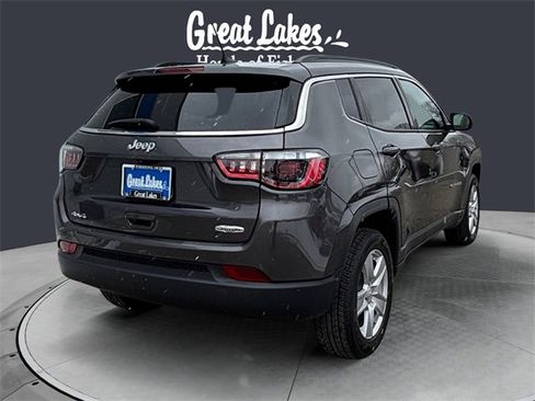 Used 2022 Jeep Compass Latitude image 5