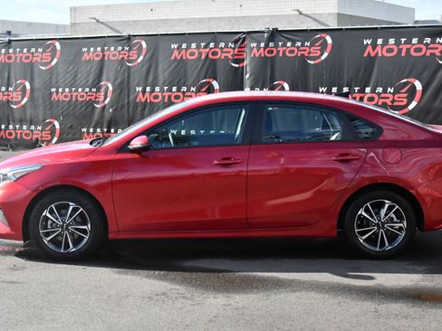 Used 2023 Kia Forte LXS w/ LXS Technology Package image 4