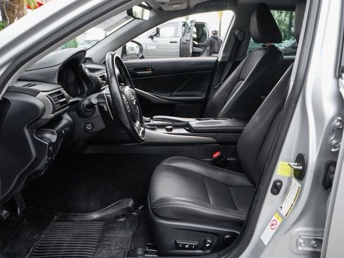 Used 2018 Lexus IS 300 AWD w/ Comfort Package image 16