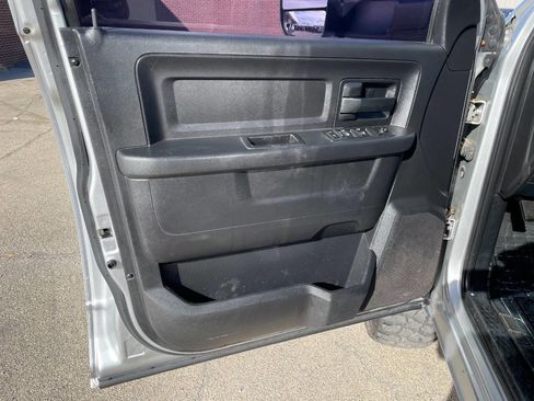 Used 2016 RAM 3500 Tradesman w/ Chrome Appearance Group image 17