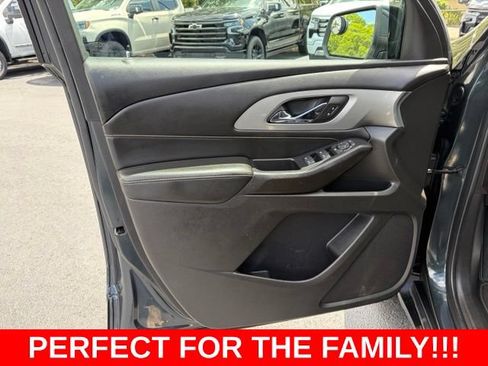 Used 2021 Chevrolet Traverse LT FWD image 12
