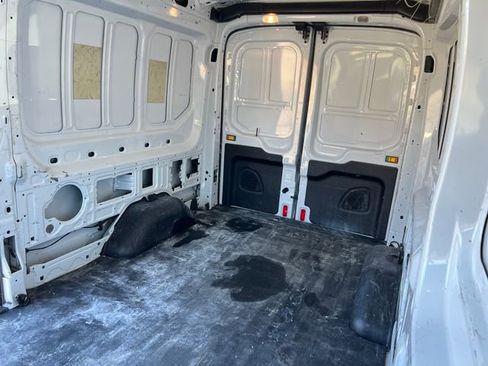 Used 2015 Ford Transit 250 148 Medium Roof image 18