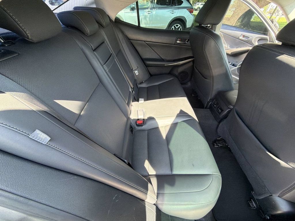 Used 2015 Lexus IS 250 RWD image 21