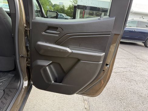 Used 2025 Chevrolet Colorado Trail Boss AWD/4WD image 21