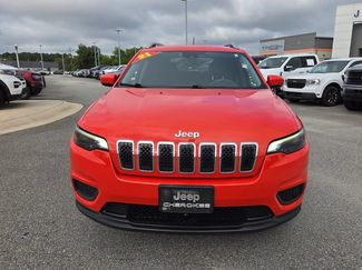 Used 2021 Jeep Cherokee Latitude FWD video 2